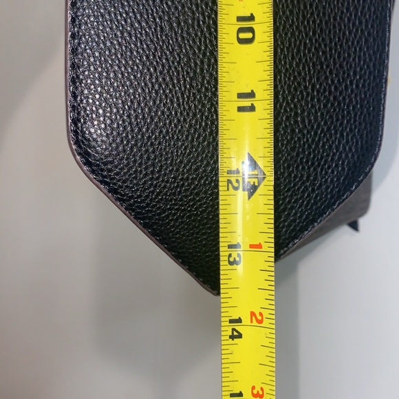 🌵New without tags Anne Klein Brown shoulder bag with adjustable straps! - Picture 9 of 11